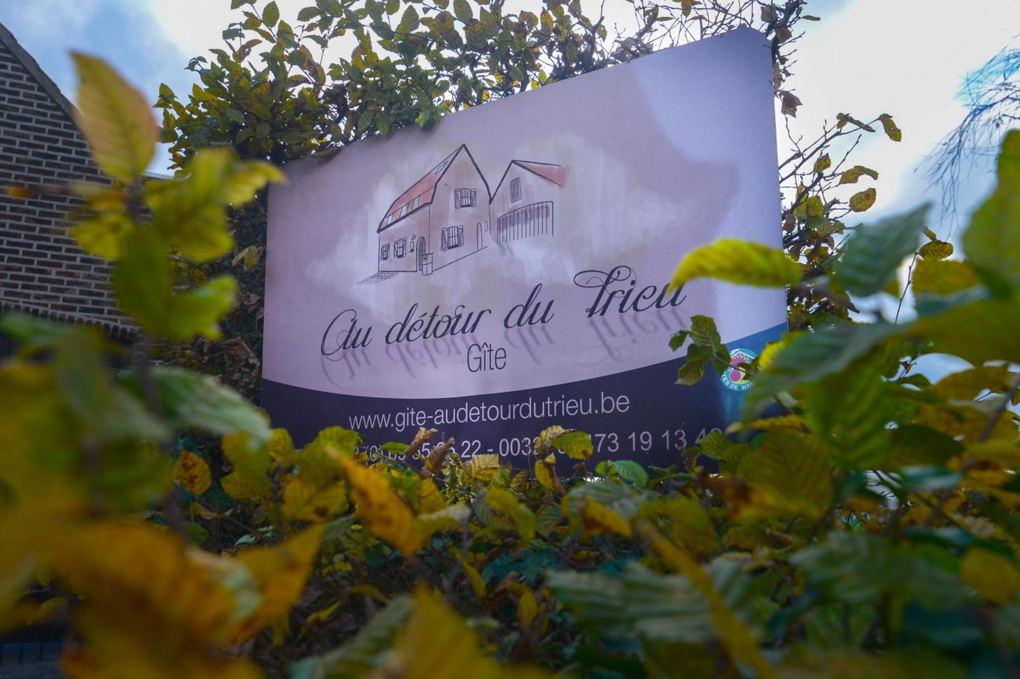 Au Detour Du Trieu Villa Estaimbourg Bagian luar foto