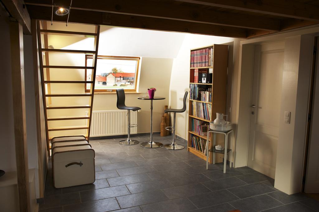 Au Detour Du Trieu Villa Estaimbourg Ruang foto